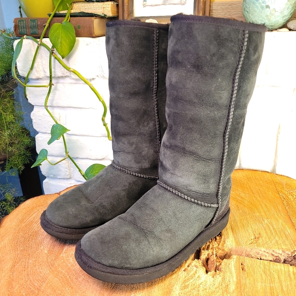 UGG Classic Tall Boots - Picture 2 of 11